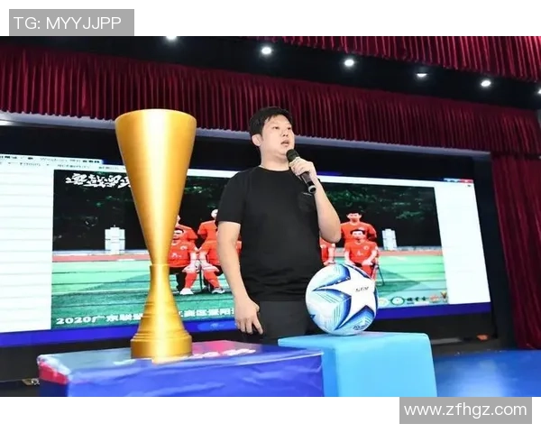 李佳卓足球：从青涩少年到职业赛场的成长之路与梦想追逐